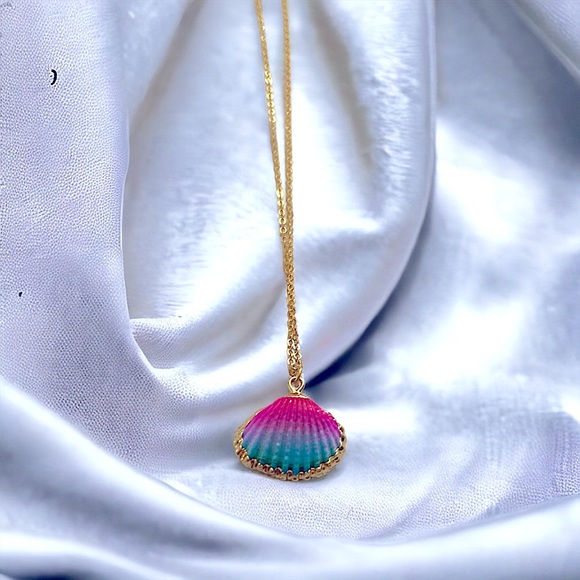 Women’s necklace Seashell and Gold Necklace Nwt - Picture 5 of 12